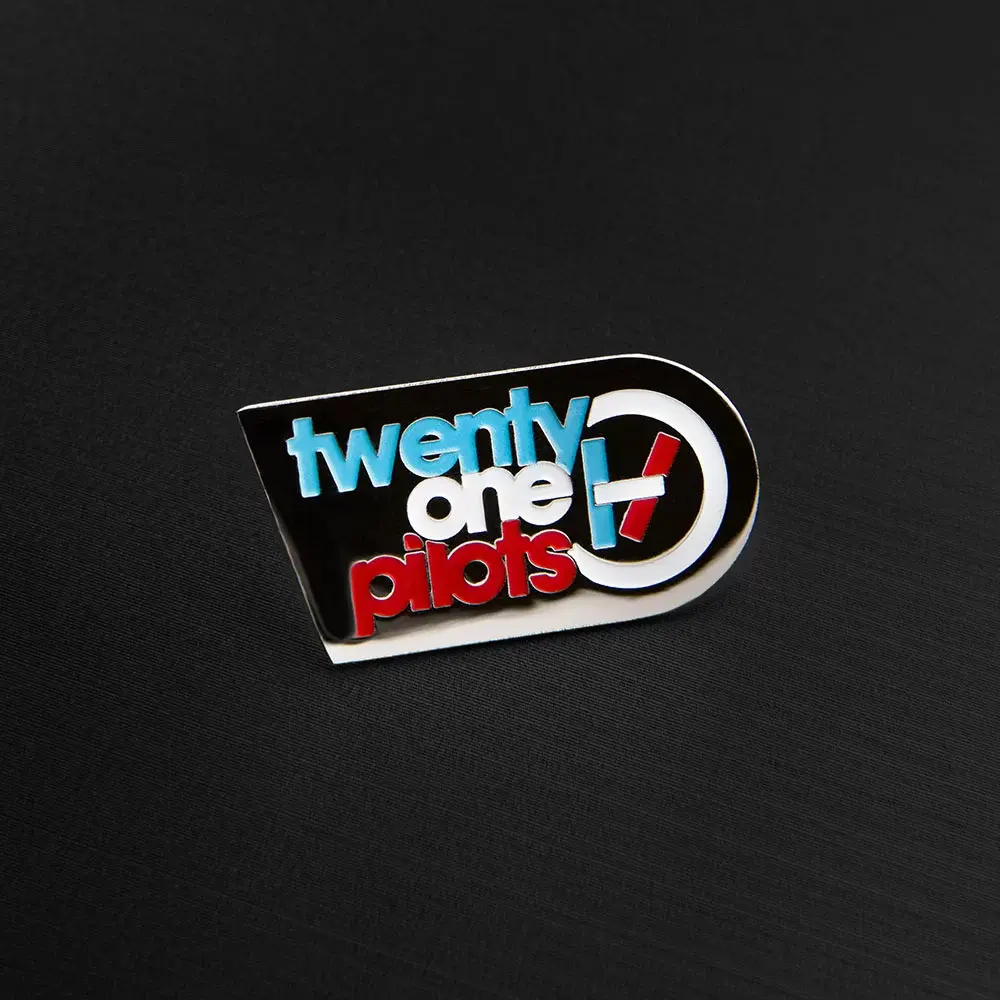 Anstecker mit Gruppenlogo